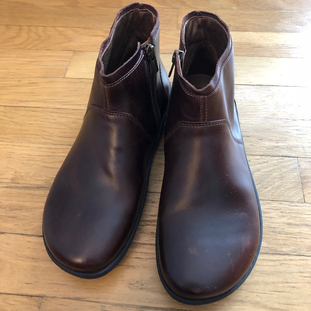 Birkenstock comfortable slip on zip-up shoes S-39